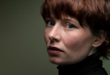 Fortrinlig underholdning fra finurlige Annika Aakjær