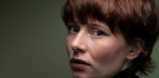 Fortrinlig underholdning fra finurlige Annika Aakjær