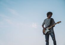 Mads Langer kan opleves live i K.B. Hallen til april