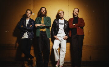 Blue Van smider læsset på albumforløber