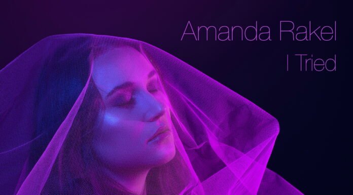 Catchy poptrack i mol fra dansk-svenske Amanda Rakel