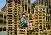 Slut med dobbeltliv og fortrængte følelser: Nella synger om at stå ved den, man er