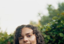 Danske Erika de Casier signer med 4AD og udgiver ny single