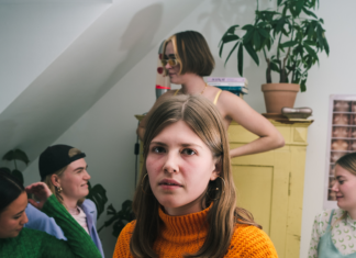 iomfro hylder kvindelighedens mangfoldighed på poetisk debutsingle