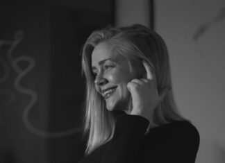 Soél udgiver humoristisk single om forældreskabets skyggesider