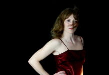 LineMarianne: “To the Beach”