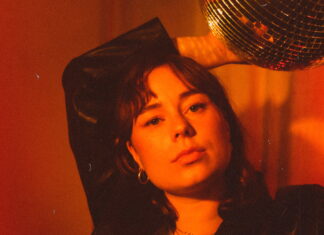 Julie Ellinor er tilbage med ny single og ny EP til efteråret