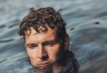 Pop-poeten RUMLE lægger an til debutalbum med ny single