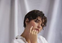 Laura Ziani udgiver single om at føle sig uden for sin generation