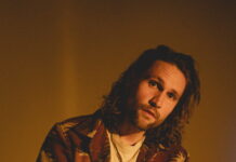 Alexander Grandjean udgiver soloalbum om at distancere sig fra det online liv