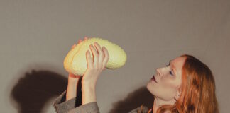 Anna Moses anden solo-single er et hjemmelavet mirakel