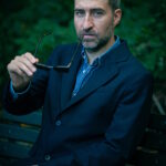 MAE fortæller om fars død på ny single